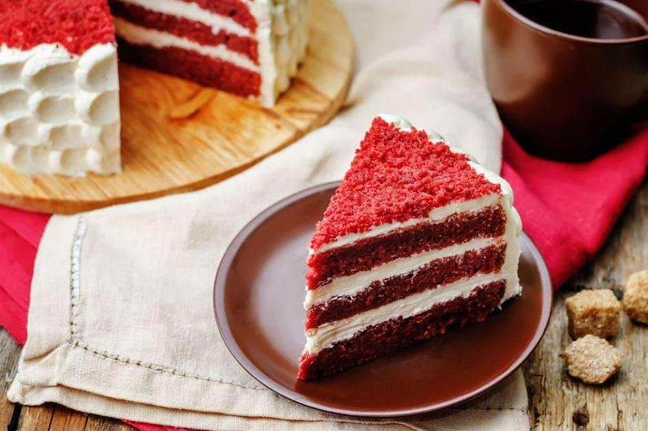 Red Velvet (Kadife Dokulu, Kırmızı) Pasta Tarifi