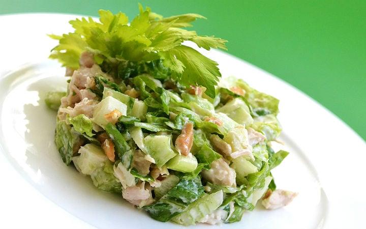 Yeşil Elmalı Tavuk Salatası Tarifi
