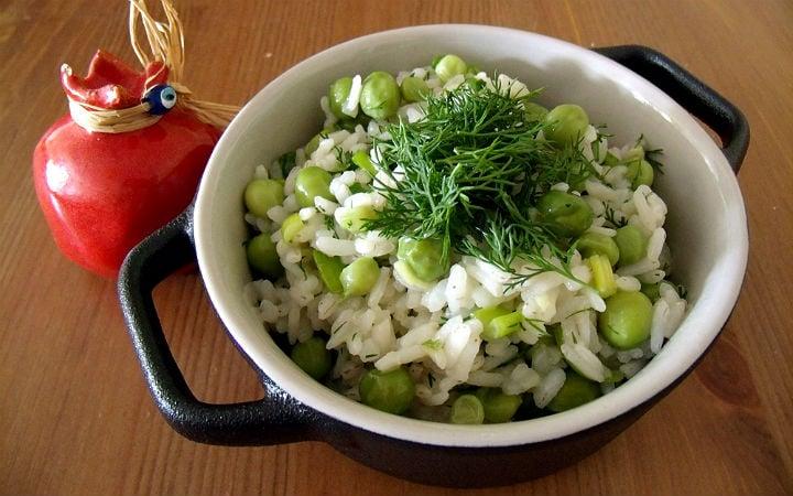 Zencefil Soslu Pirinç Salatası