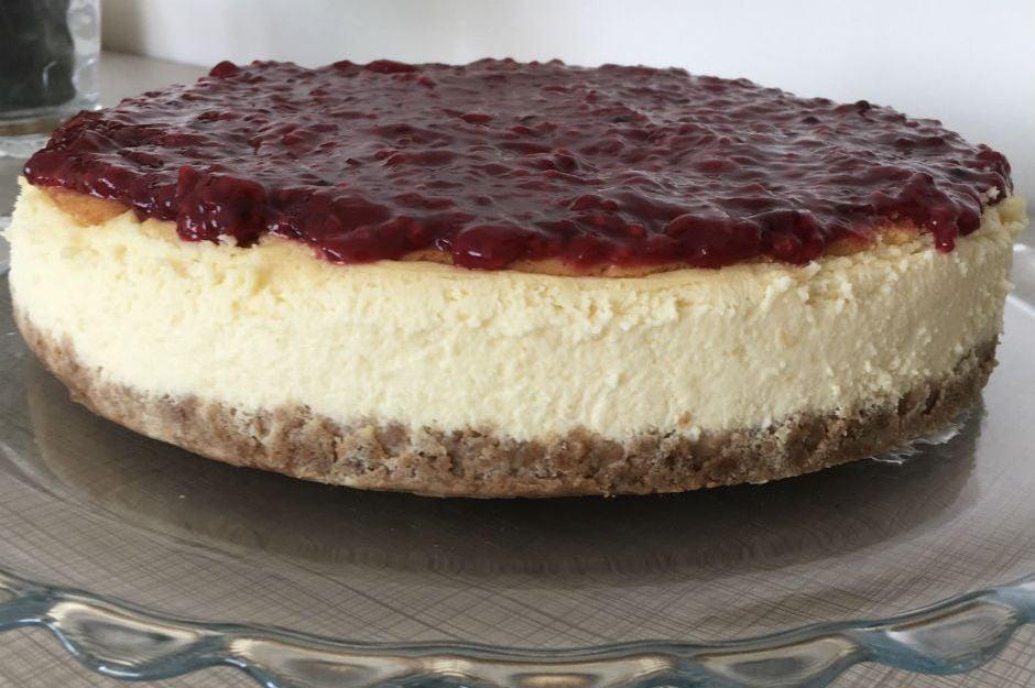 orman-meyveli-cheesecake-esra