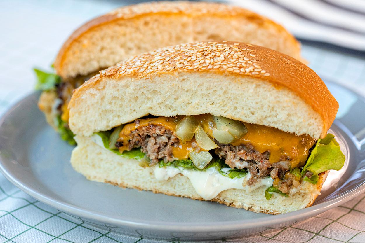 yasemin-cheeseburger-yemekcom