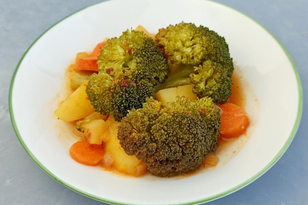 zeytinyagli-brokoli-yemegi-one-cikan