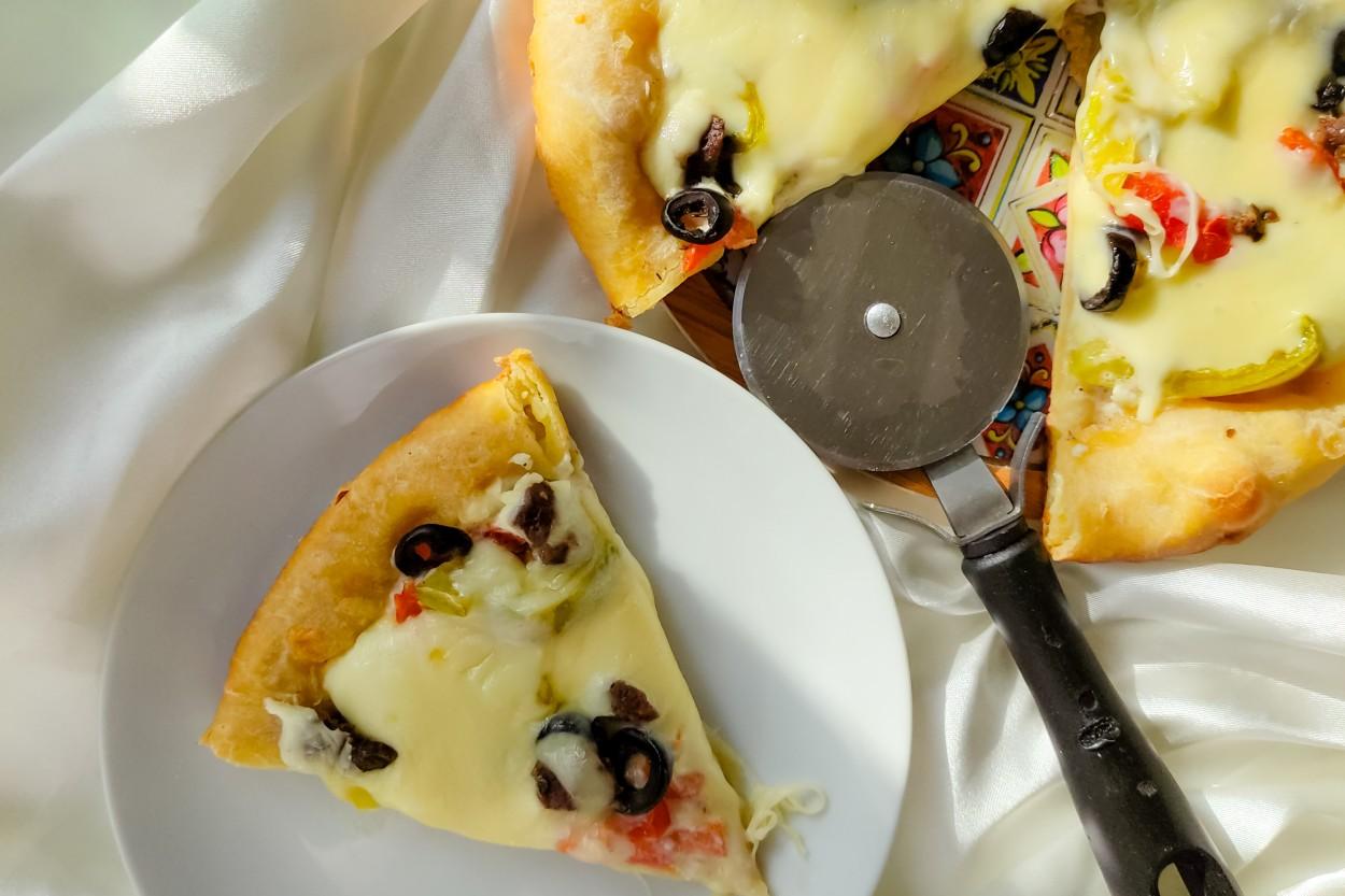 tahira-novruzova-peynir-kenarli-pizza