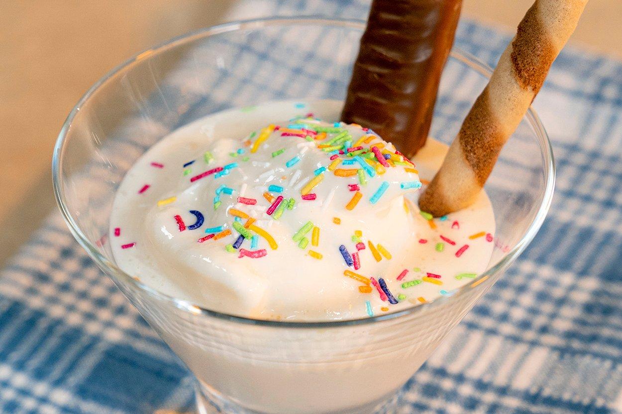 yogurtlu-frozen-dondurma-yemekcom
