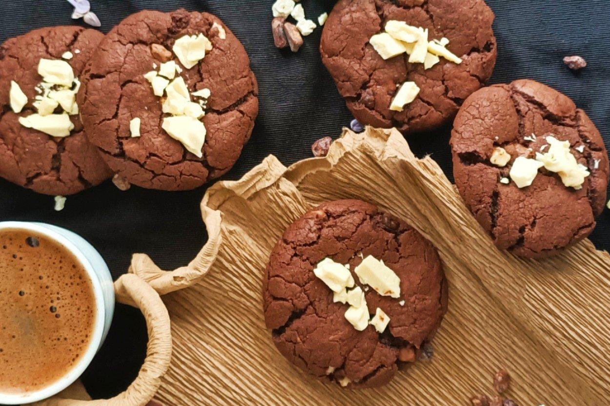 bitter-cikolatali-brownie-kurabiye-sezgi