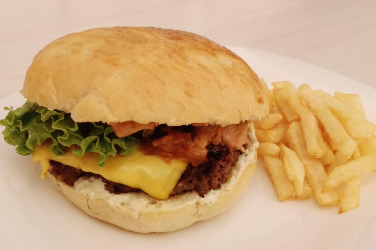 ev-yapimi-hamburger-lezzet