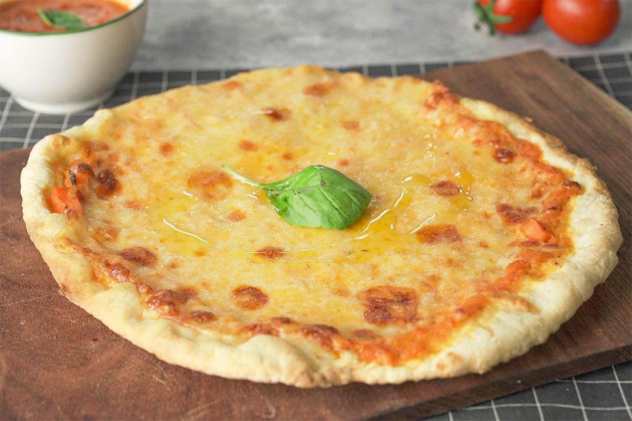 Peynirli Pizza Tarifi